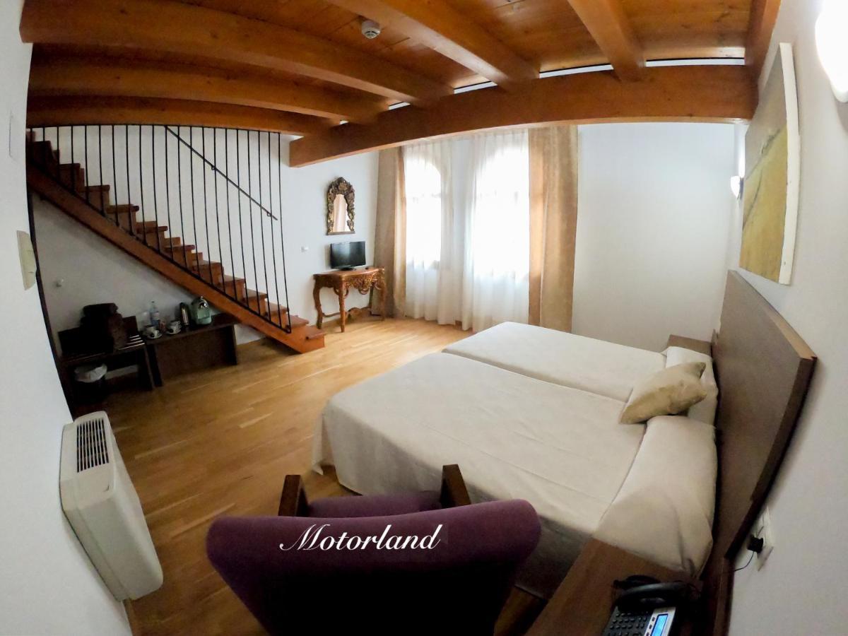 Hotel Baron Andilla Valdealgorfa エクステリア 写真